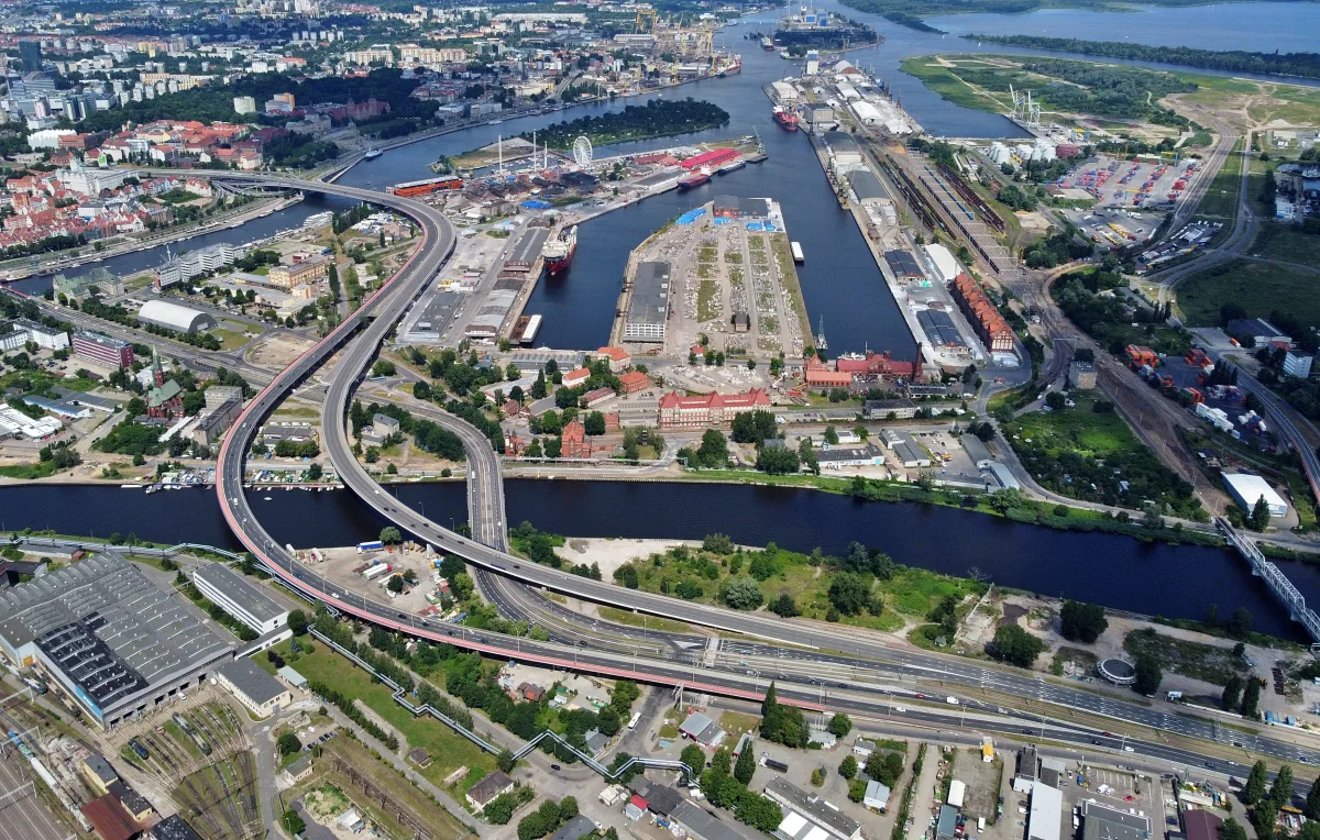 Panorama Szczecina nad Odrą z Trasą Zamkową i Wałami Chrobrego